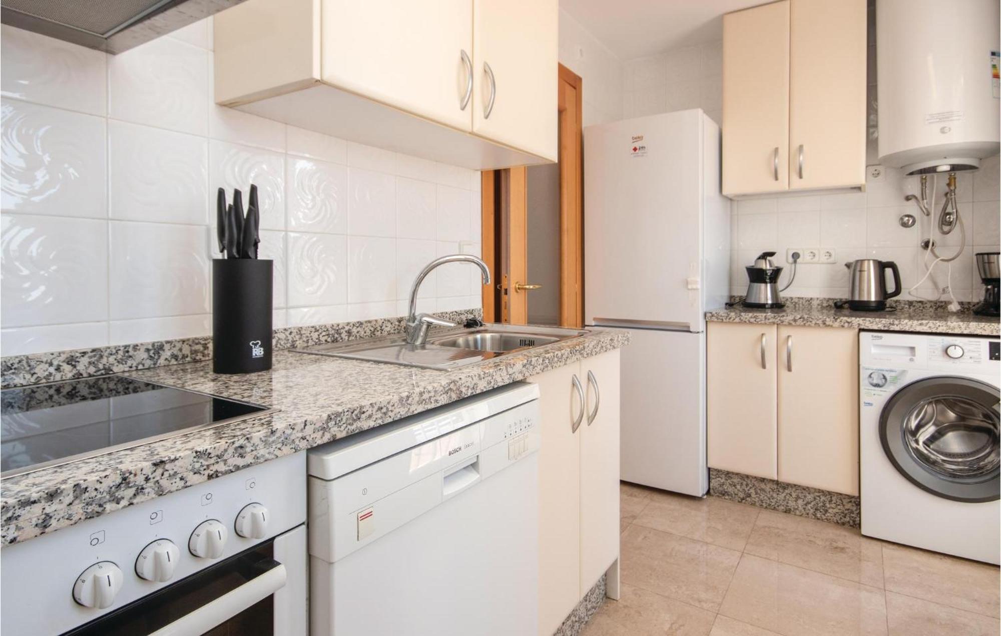 3 Bedroom Amazing Apartment In La Duquesa Castillo de Sabinillas Buitenkant foto