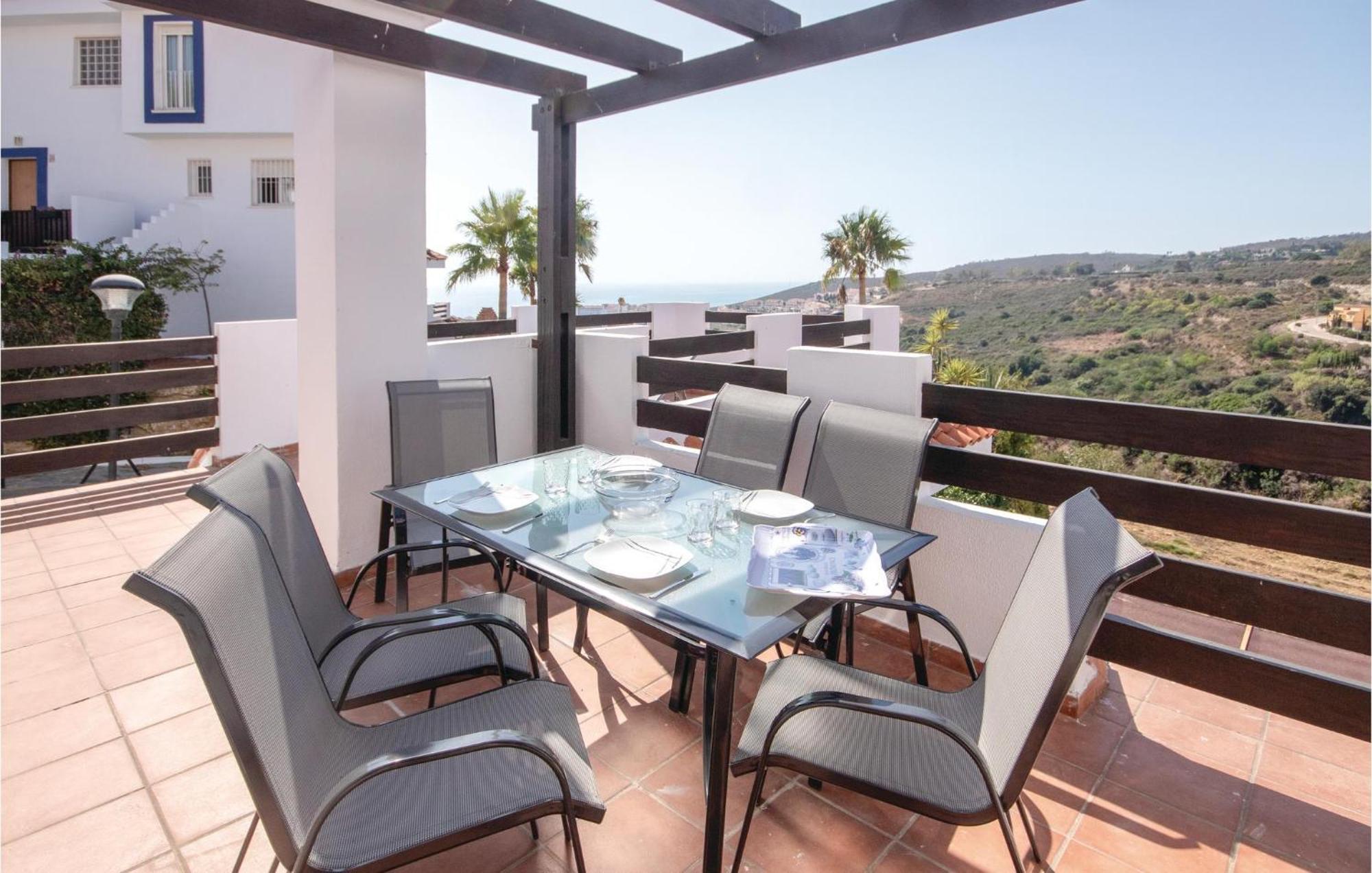 3 Bedroom Amazing Apartment In La Duquesa Castillo de Sabinillas Buitenkant foto